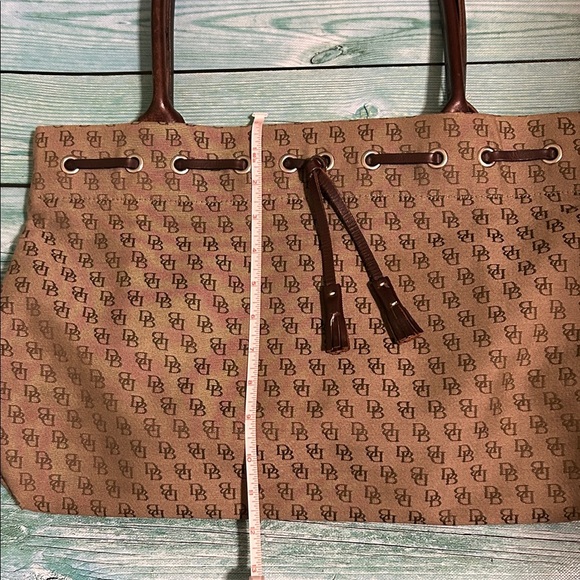 Dooney & Bourke Tan Monogram Tote Vintage 1990’s. EUC - Picture 8 of 11
